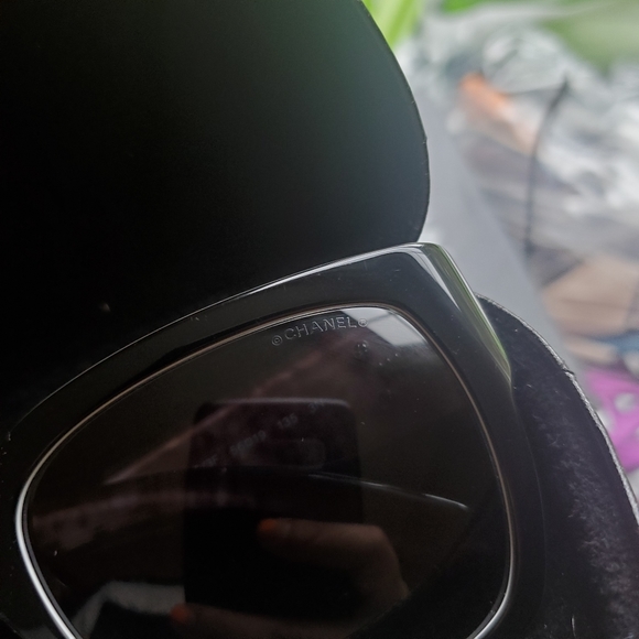 🔥 CHANEL BLACK SUNGLASSES WITH PURPLE PINK INNER COLOR - Picture 11 of 11